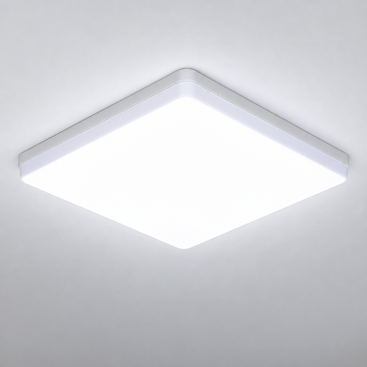 Square surface-mounted ceiling light in Cool White